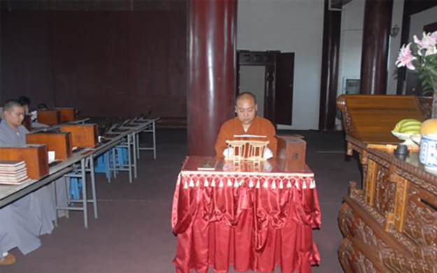 江苏泰州光孝寺举行十年一度晒经法会