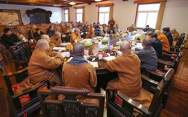 普陀山佛教协会2018年年终总结大会进行分组讨论