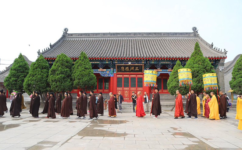 百岁高僧圆山长老于楞严禅寺传授在家菩萨戒