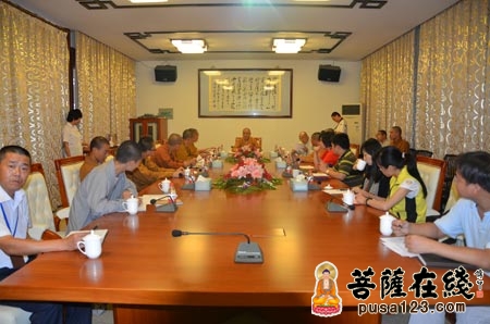 苏州重元寺举行“万人放生法会”和“中秋赏月晚会”审议会议