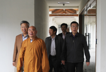 江苏省委统战部陶勇部长一行视察扬州大明寺
