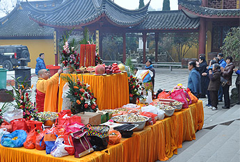 上海报国寺举行万佛洪名宝忏供天法会