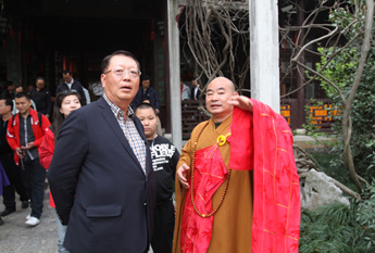 广东省政协常委梁树森先生一行参访扬州大明寺