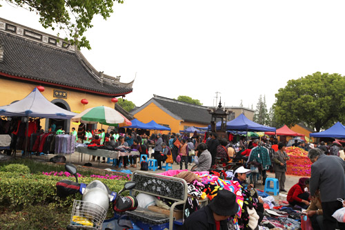 江苏昆山万安寺迎来今年最盛大庙会 现场人潮涌动 气势恢宏