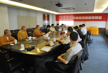 上海市普陀区两个专项工作汇报会在玉佛禅寺举行