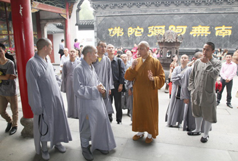 苏州西园寺普仁大和尚一行到武汉归元禅寺参观学习
