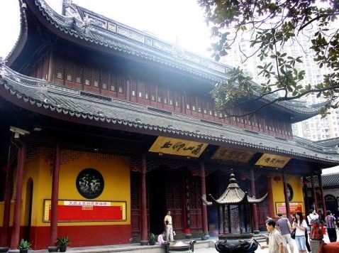 越南外交部官员参访上海玉佛禅寺