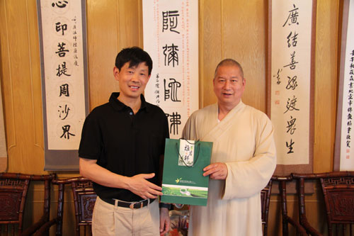 四川省政协副主席一行赴河南大相国寺参访 心广大和尚热情接待