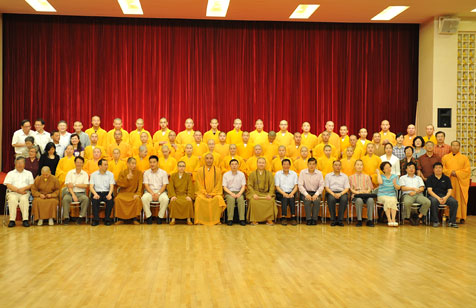 上海佛学院隆重举行2012届学僧毕业典礼