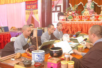 江苏泰州光孝寺《百卷华严》诵经法会圆满结束