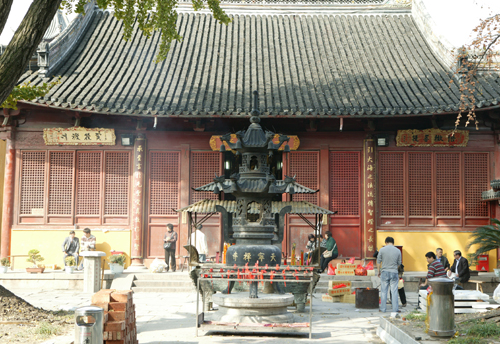 南通天宁寺“文明敬香”活动进展顺利