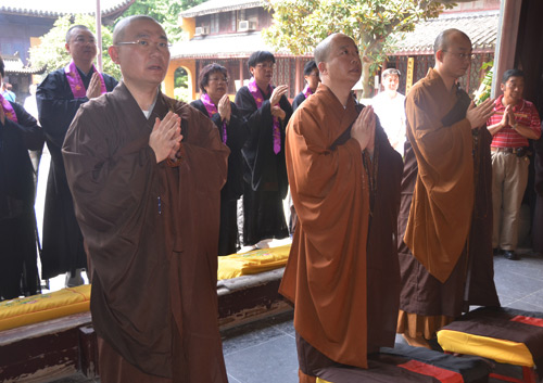 上海龙华古寺举行明旸长老圆寂十周年纪念法会