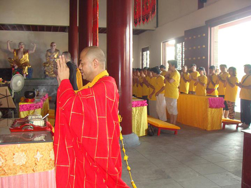 江苏涟水能仁寺举行观音拜忏法会暨放生活动