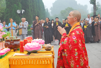 农历七月十五 洛阳白马寺隆重举行盂兰盆会