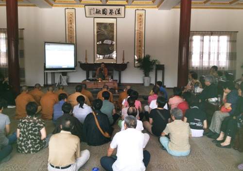 上海寿安寺惟觉法师出关第二日为居士作开示