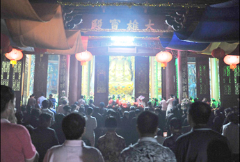 广东南华禅寺举办六祖大鉴禅师示寂晨拜法会