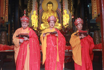 重庆华岩寺2012年冥阳两利水陆法会举行圆满送圣仪式