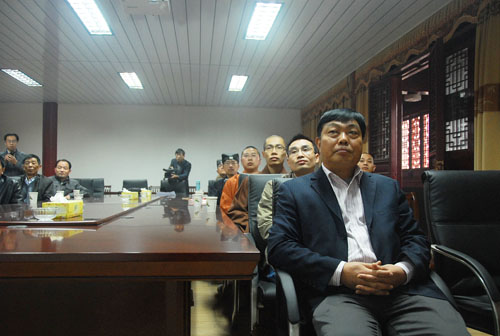 江苏泰州各宗教界人士收看十八大直播