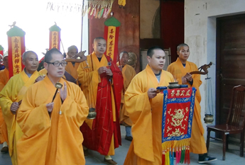 澳门普善佛堂住持宽静大和尚一行前往五祖寺礼祖