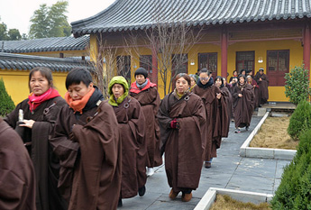 庐山东林寺2012年四众弟子闭关念佛圆满结束