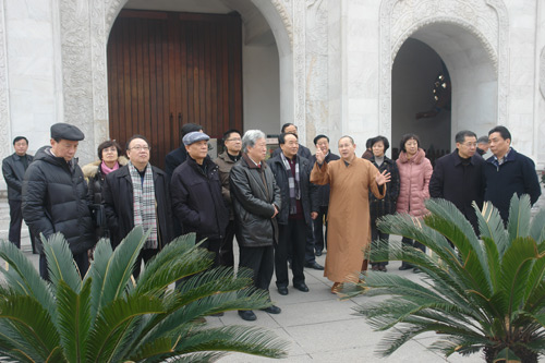 上海市人大正局级老领导一行视察上海东林寺