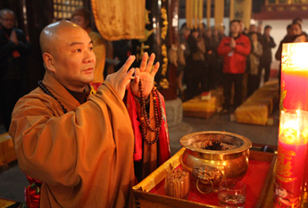 辞旧迎新春 江苏昆山华藏寺隆重举行新年祈福法会