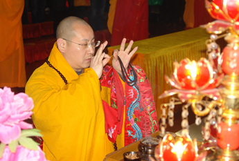 上海东林寺隆重举行2013年撞钟祈福活动
