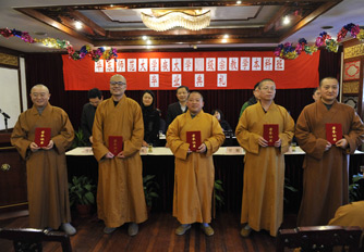 华东师大2010级宗教学本科班毕业典礼在玉佛禅寺举行