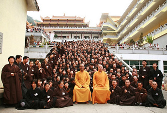 深圳弘法寺第二十期八关斋戒圆满举行