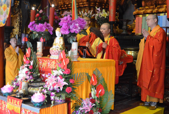 上海玉佛禅寺隆重举行2013年清明水陆法会