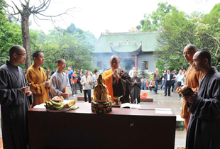 广东南华禅寺清明节举行放生祈福法会 普圣法师主法