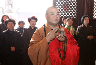 江苏昆山佛协为雅安地震、净慧长老示寂举行水陆法会