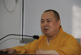 海航高管到弘法寺培训学习 印顺大和尚开示