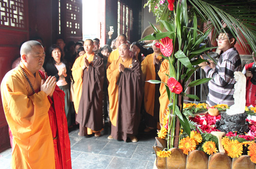 佛祖诞辰2557周年 嵩山少林寺隆重举行浴佛大法会