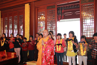 欣逢释迦牟尼佛圣诞 绍兴安康寺举行浴佛法会