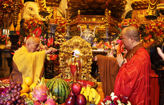 甘露普降 佛诞吉祥 上海龙华古寺举行癸巳年浴佛法会