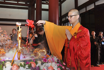浙江普陀讲寺举行首届浴佛供佛吉祥斋僧法会