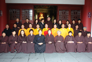 释迦牟尼佛圣诞日 上海东林寺举行三皈依法会
