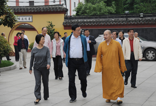 上海体育局局长李毓毅视察东林寺 广德法师热情接待