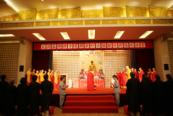 上海玉佛禅寺举行觉群共修小组供僧祈福大法会