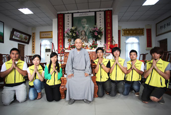 菩萨在线记者团一行参学安徽褒禅寺