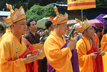 深圳弘法寺2013年法界圣凡水陆大法会圆满送圣