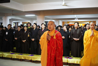 适逢地藏王菩萨圣诞 苏州皇罗禅寺举行三时系念法会