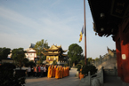 上海东林寺举行庆祝建国64周年十一升国旗仪式