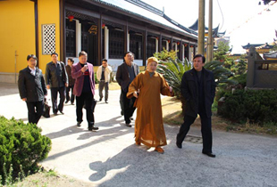 上海统战部副部长曹斌一行参访广福寺