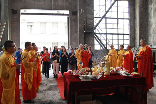 上海南山古寺举行大钟浇铸洒净仪式