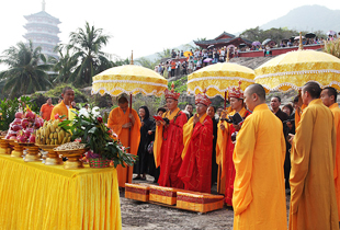 三亚南山寺举行2013年法界圣凡水陆普度大斋胜会