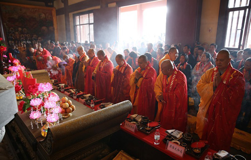 湖北大洪山慈恩寺举行全堂佛像开光庆典法会