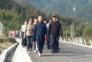宁波天童禅寺组织居士学佛班学员行脚活动