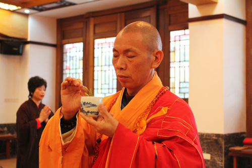 厦门太平岩寺举行首届佛七共修法会：起七
